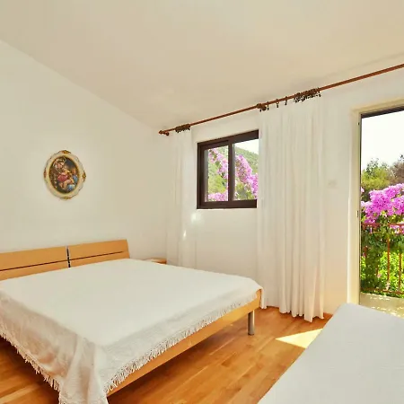Apartman Jure.1 *