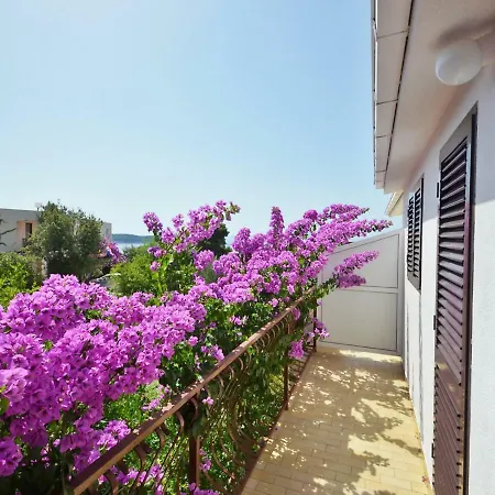 Jure.1 Apartman Prižba